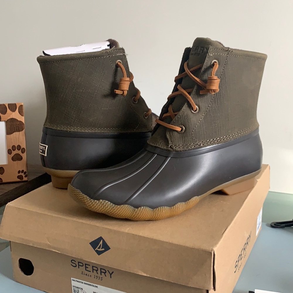 Sperry duck boots